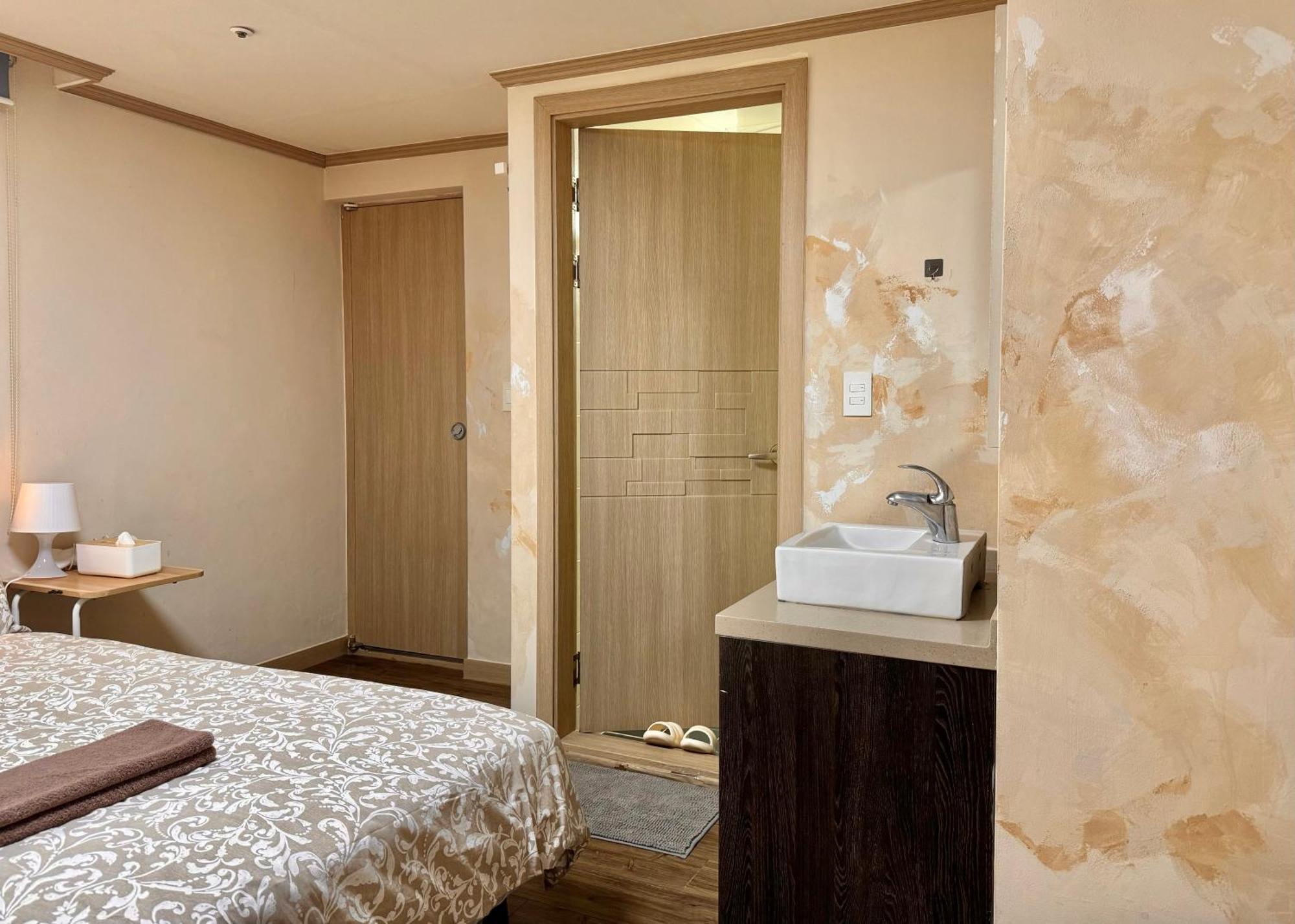 Roi Guesthouse Seoul Exterior photo