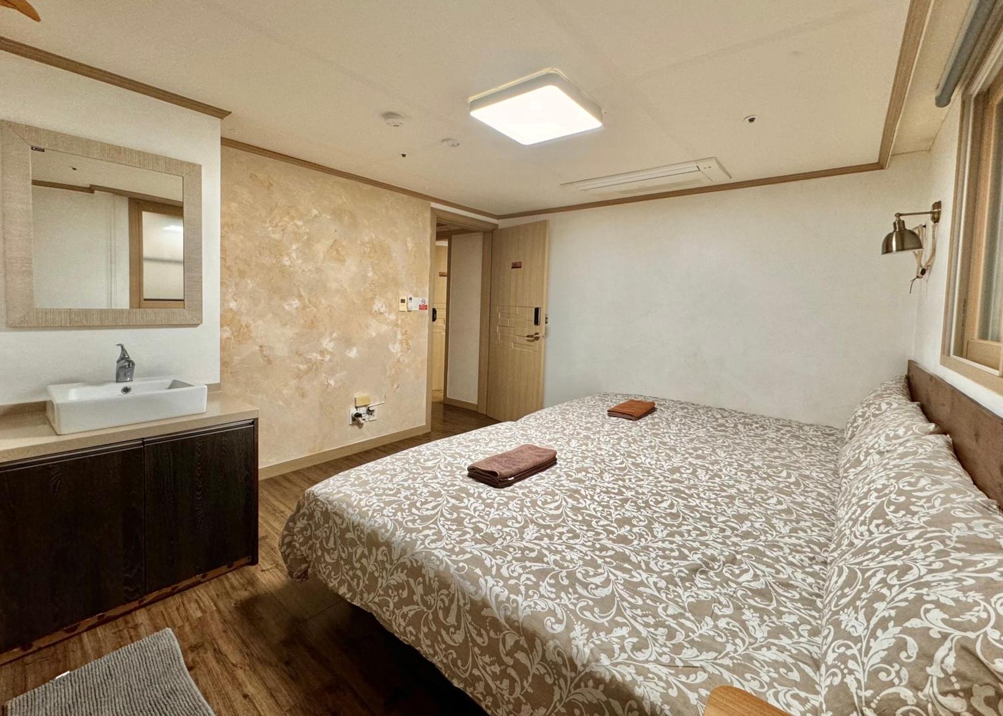Roi Guesthouse Seoul Exterior photo
